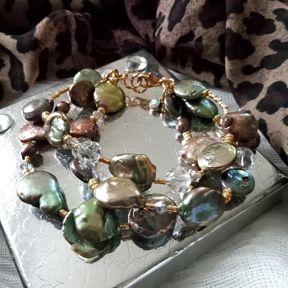 Jewelry - Coin Pearl bracelet